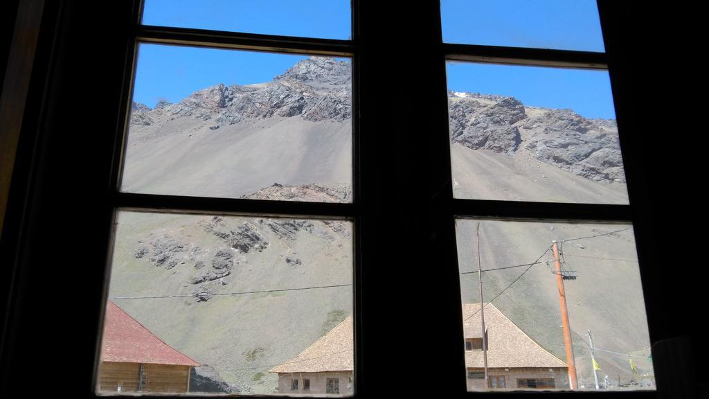 Portezuelo Del Viento - Hostel De Montana Лас-Куевас Екстер'єр фото