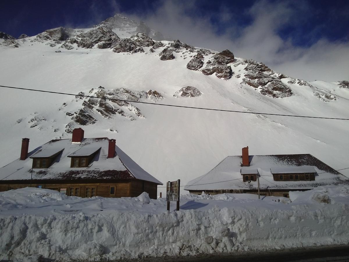 Portezuelo Del Viento - Hostel De Montana Лас-Куевас Екстер'єр фото